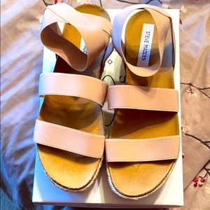 Steve Madden platform Sandals
